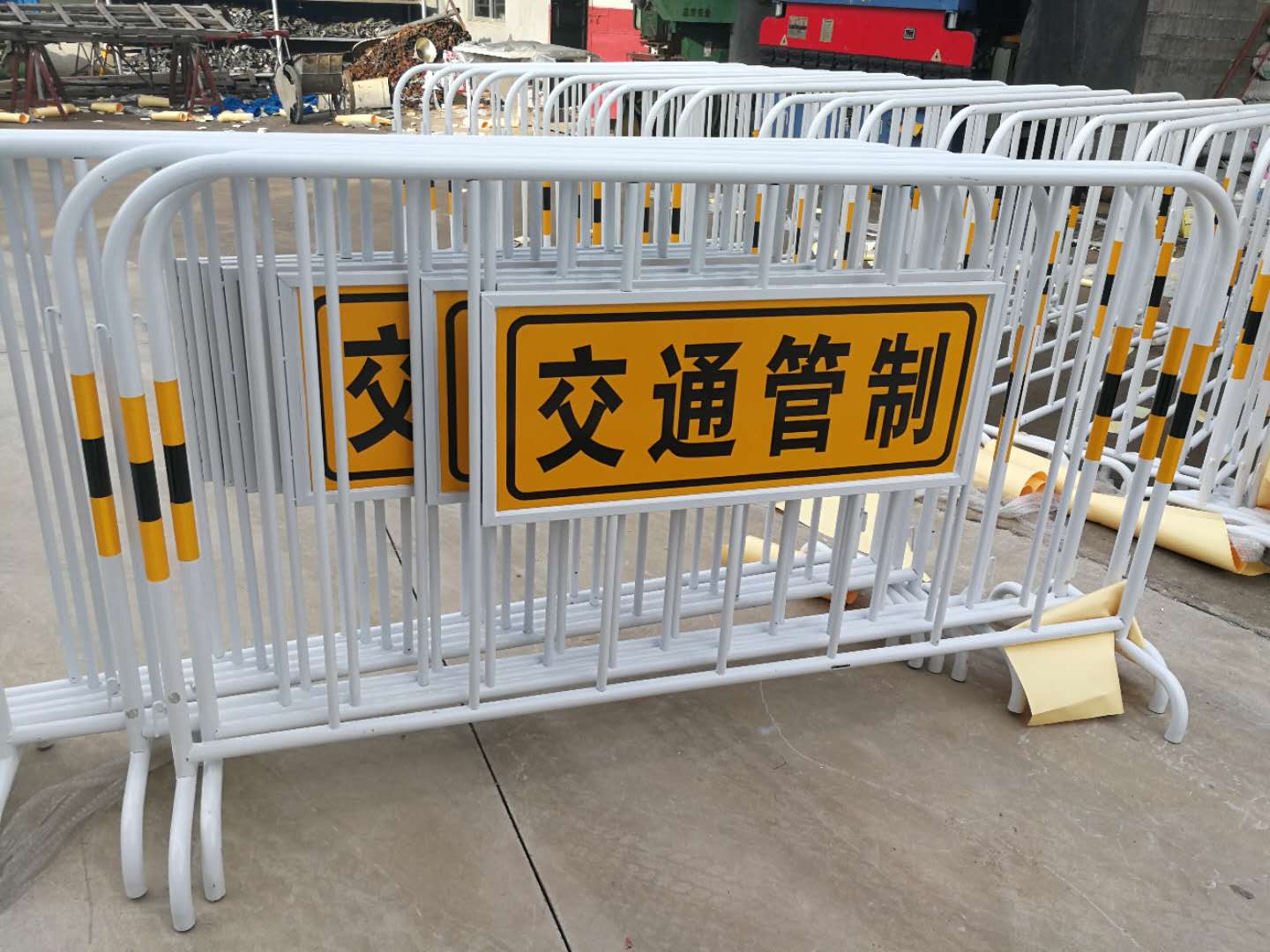 交警支隊(duì)安?；顒?dòng)護(hù)欄